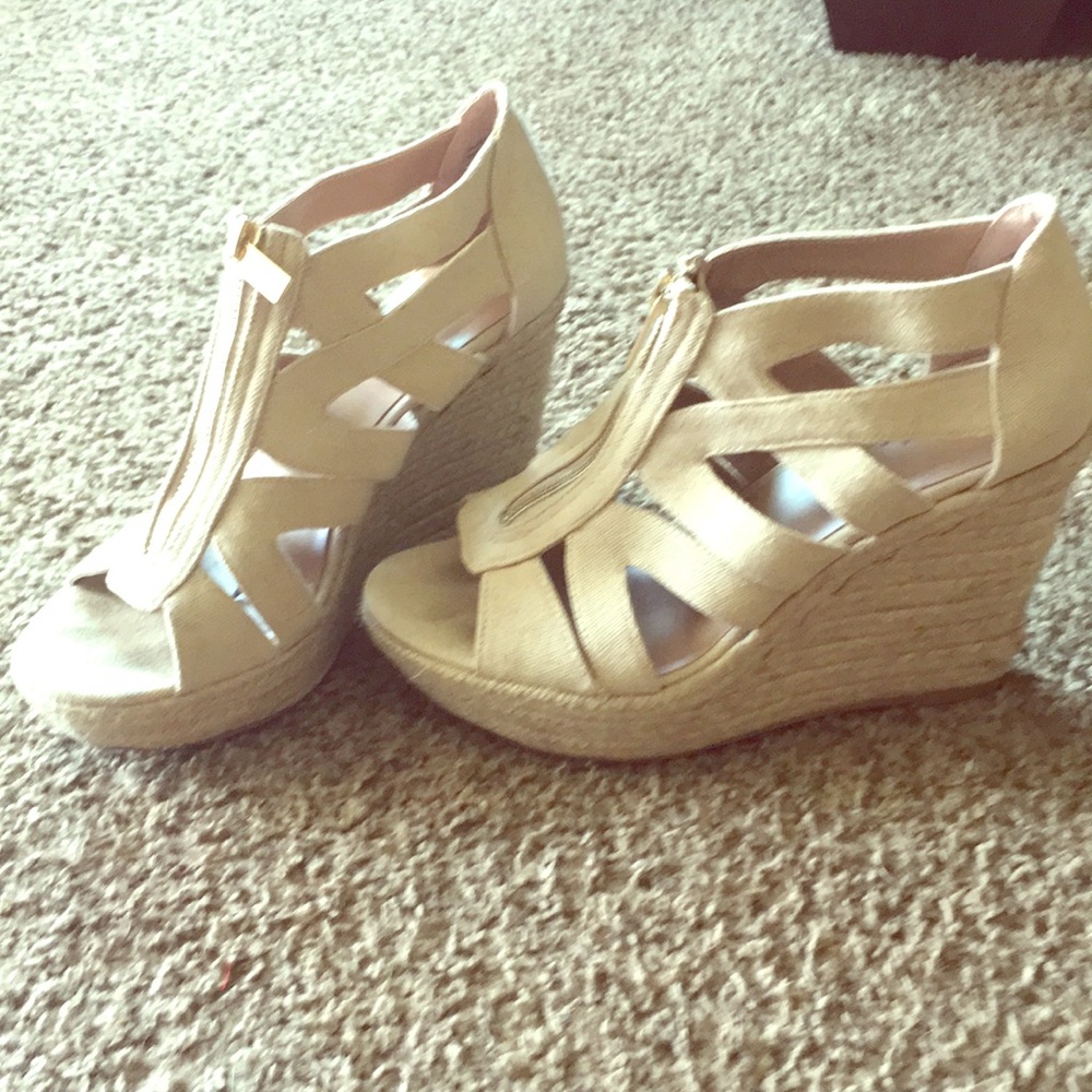 Adorable wedge sandals